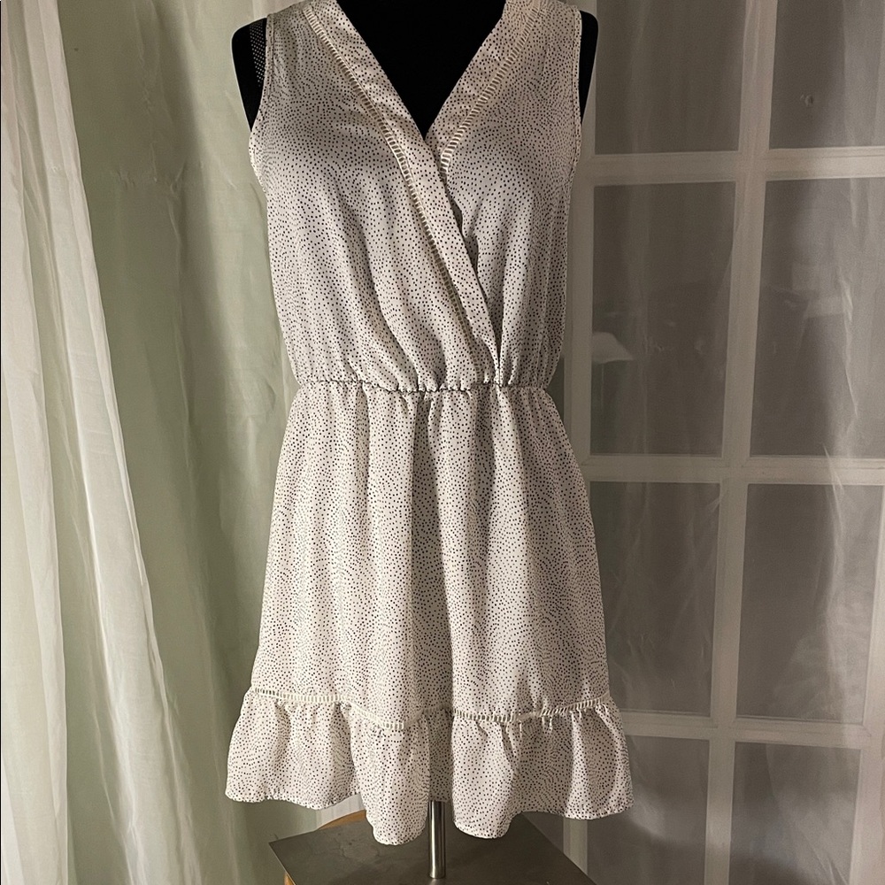 Sienna Skys Chic White with tiny black polkadots,
Sleeveless Mini Dress Size M